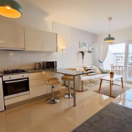 Caesar Vitus Apartment *
